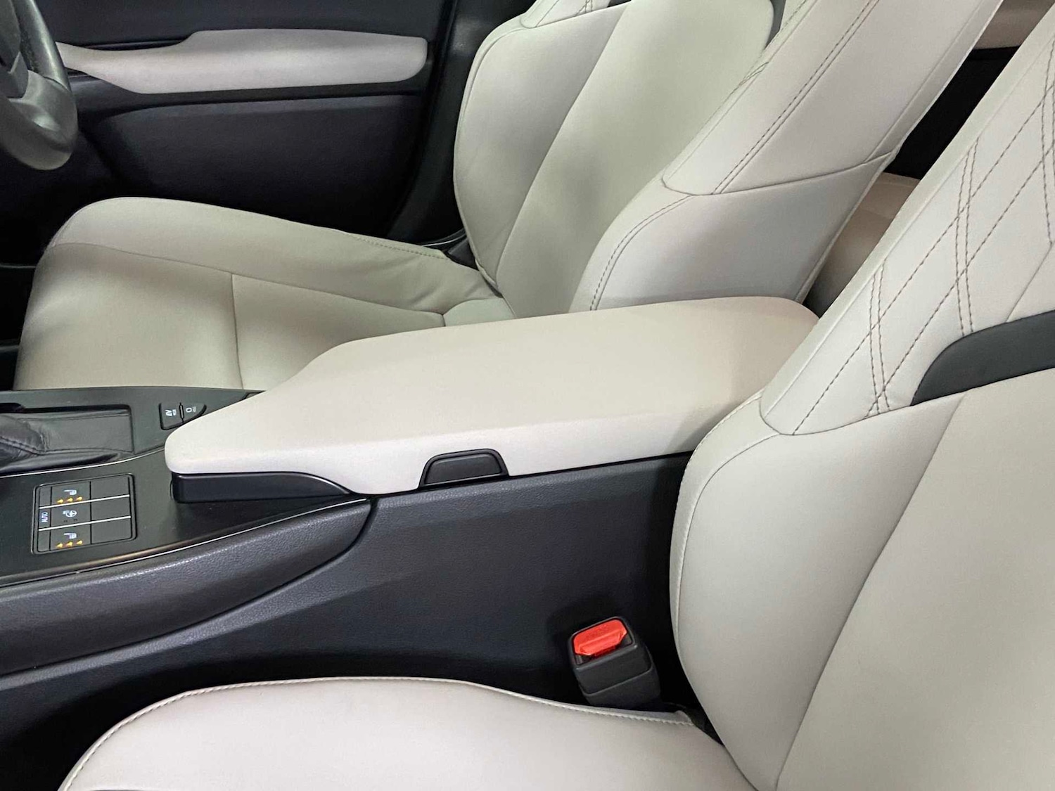 Used Lexus UX 2023 for sale - 76624517: Photo 17