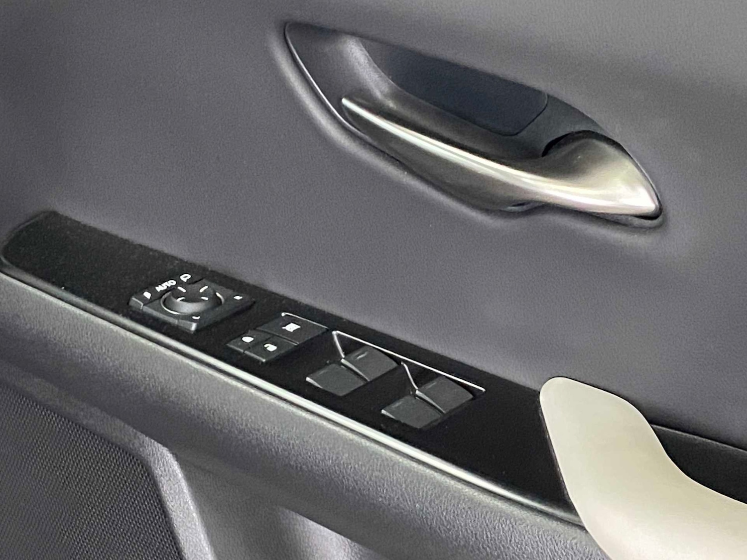 Used Lexus UX 2023 for sale - 76624517: Photo 24