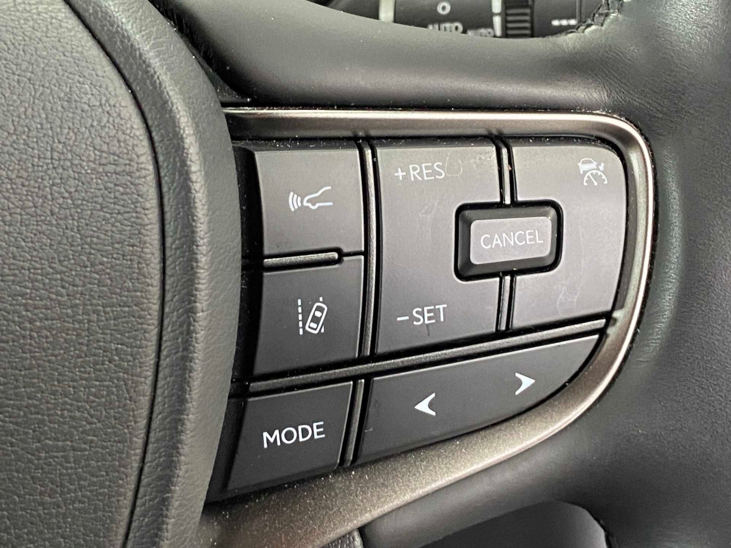 Used Lexus UX 2023 for sale - 76624517: Photo 26