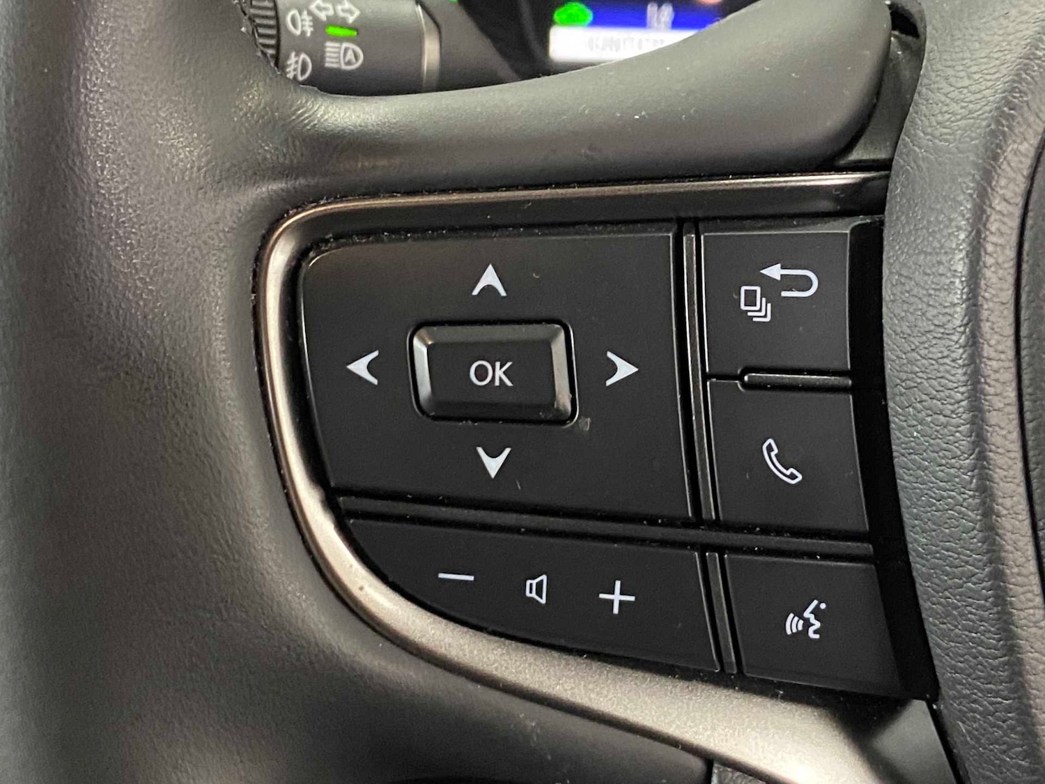 Used Lexus UX 2023 for sale - 76624517: Photo 27