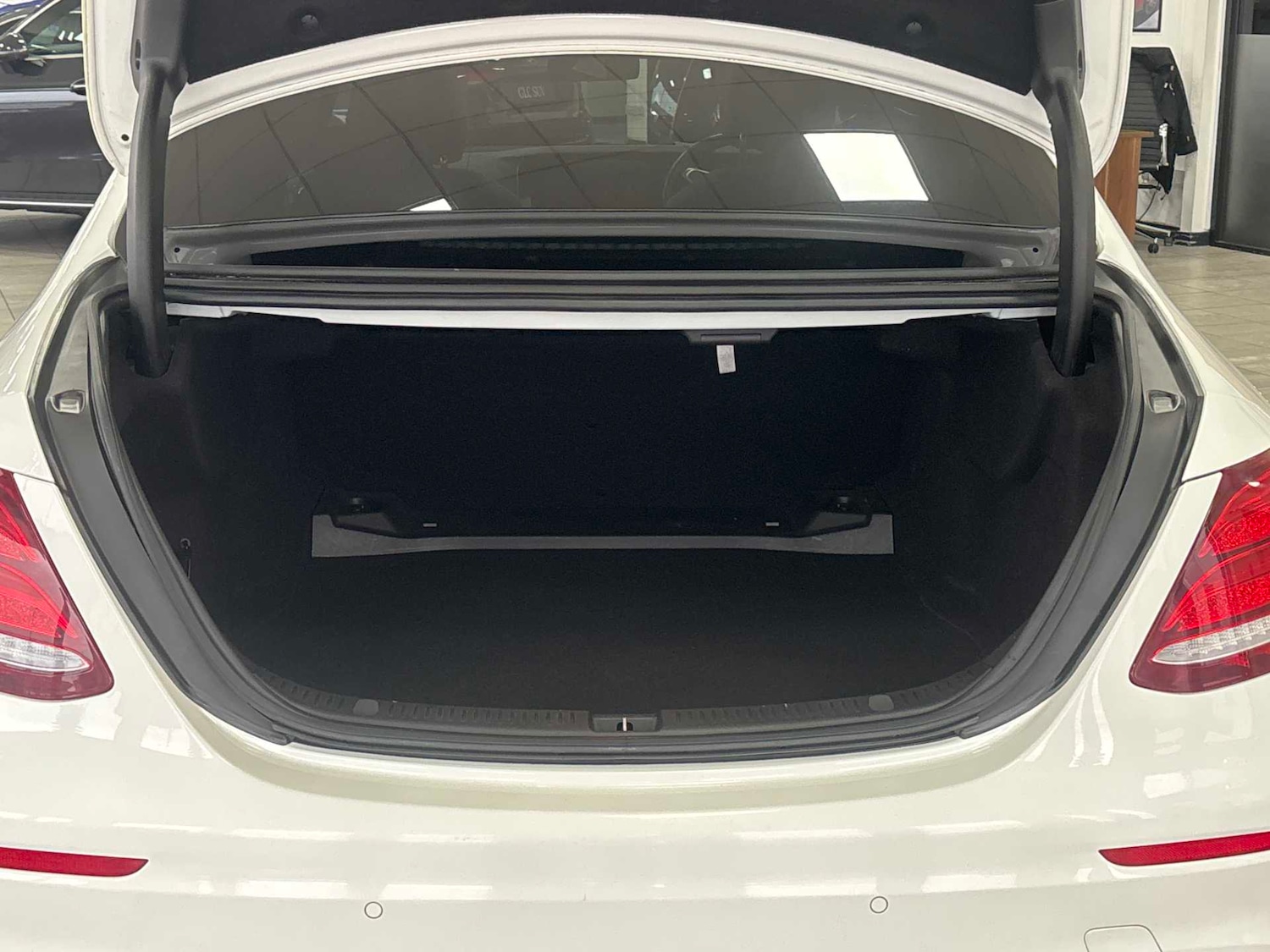 Used Mercedes-Benz E Class 2018 for sale - 77540780: Photo 13