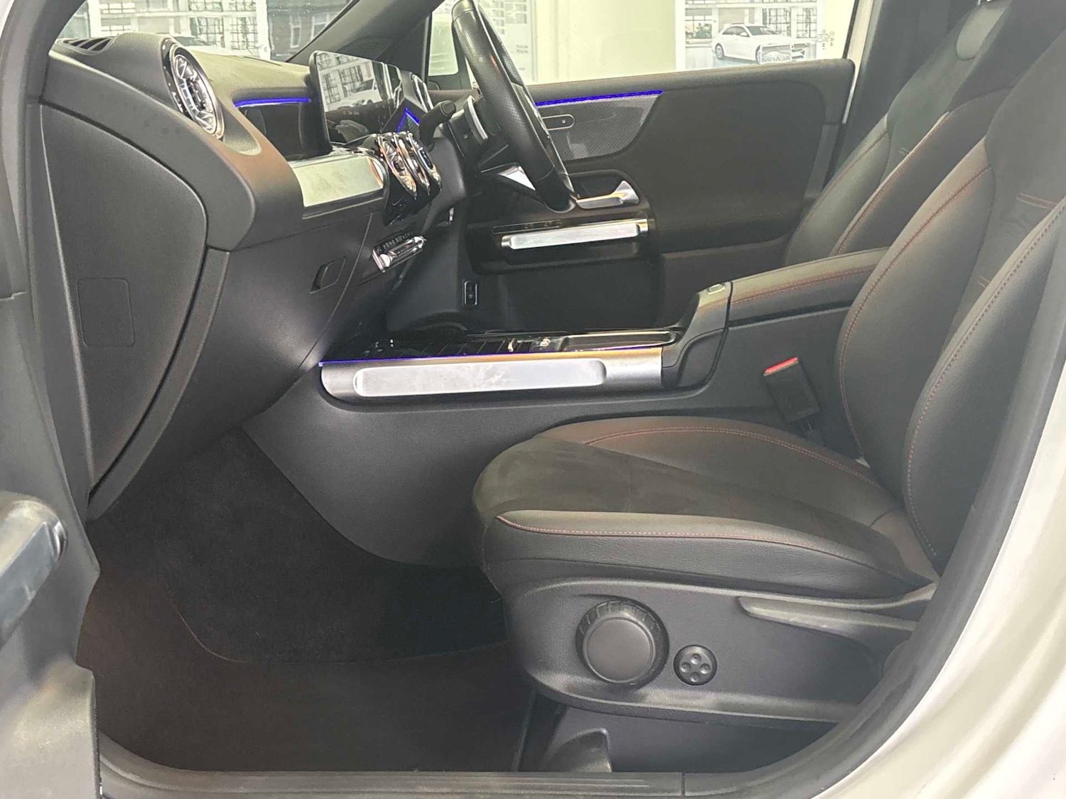 Used Mercedes-Benz GLB 2024 for sale - 77373648: Photo 34