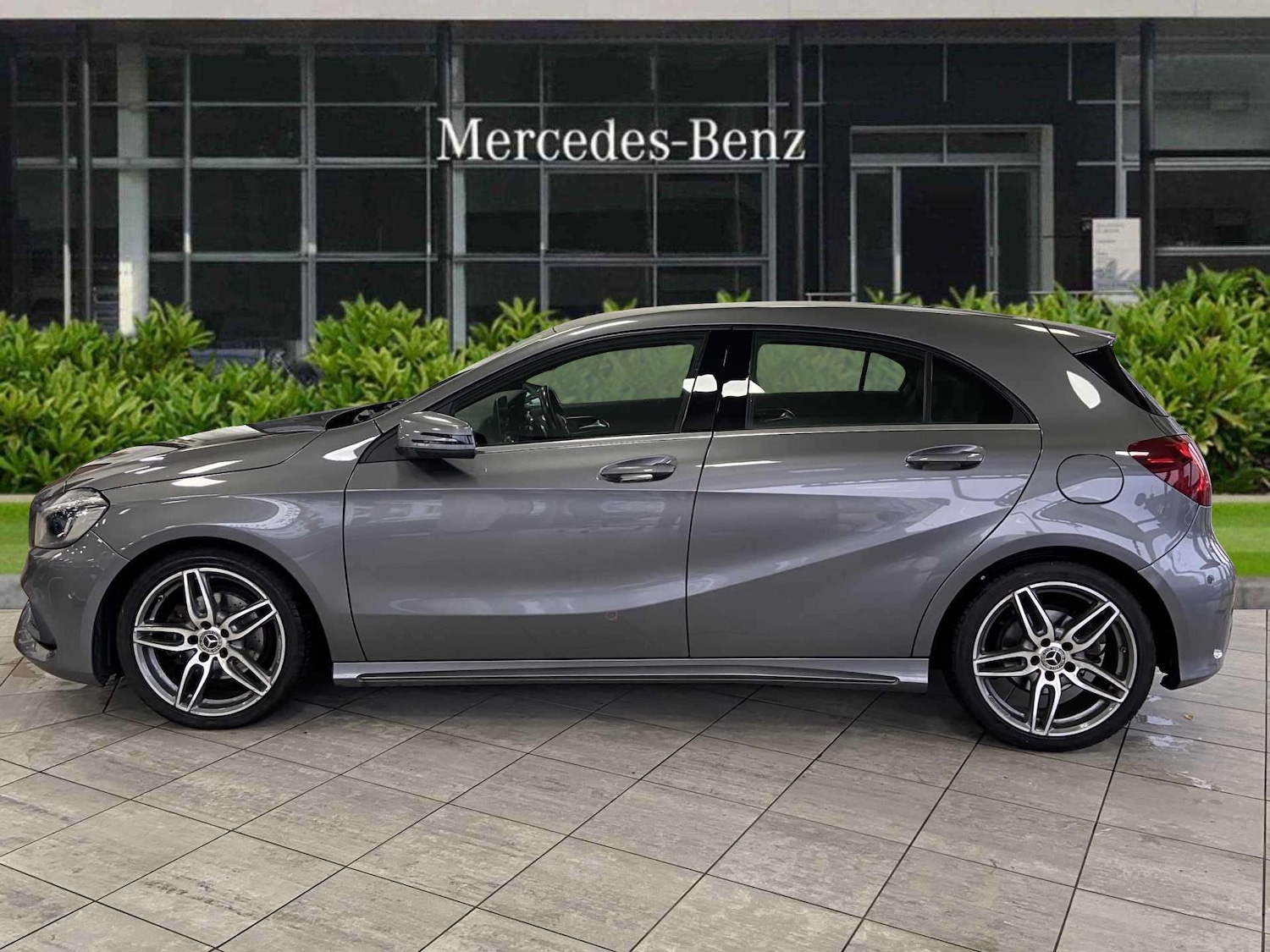 Used Mercedes-Benz A-Class 2017 for sale - 76576040: Photo 2