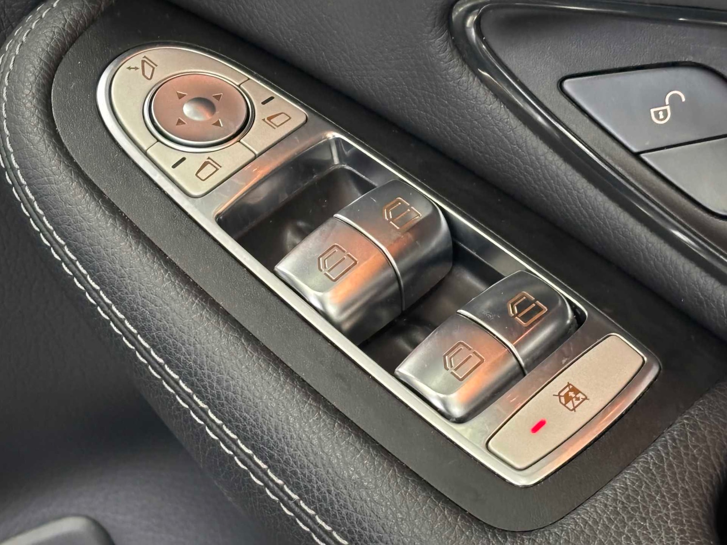 Used Mercedes-Benz GLC 2020 for sale - 77011060: Photo 35