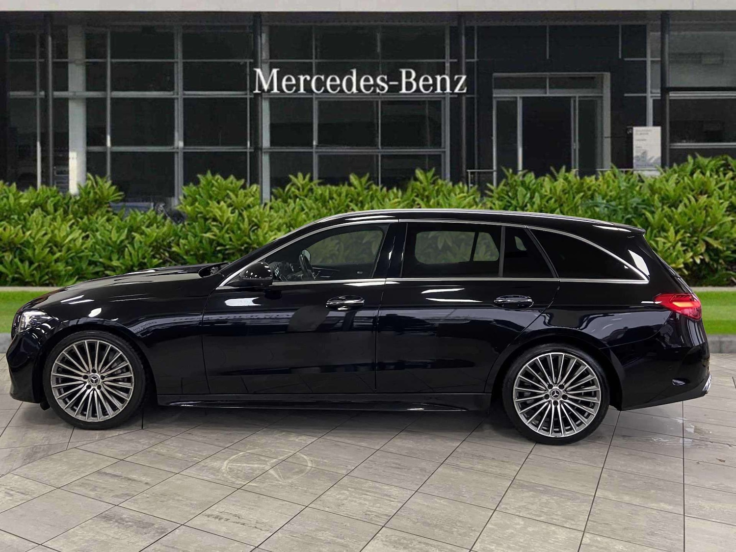 Used Mercedes-Benz C Class 2023 for sale - 76501810: Photo 3