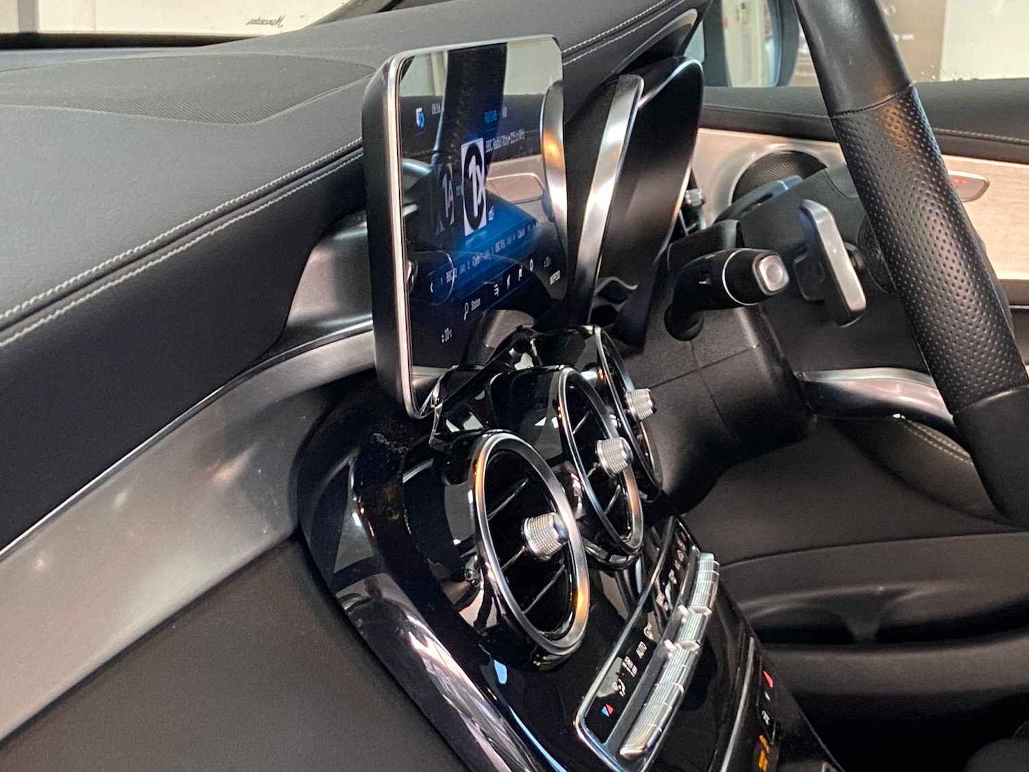 Used Mercedes-Benz GLC 2022 for sale - 76421135: Photo 17