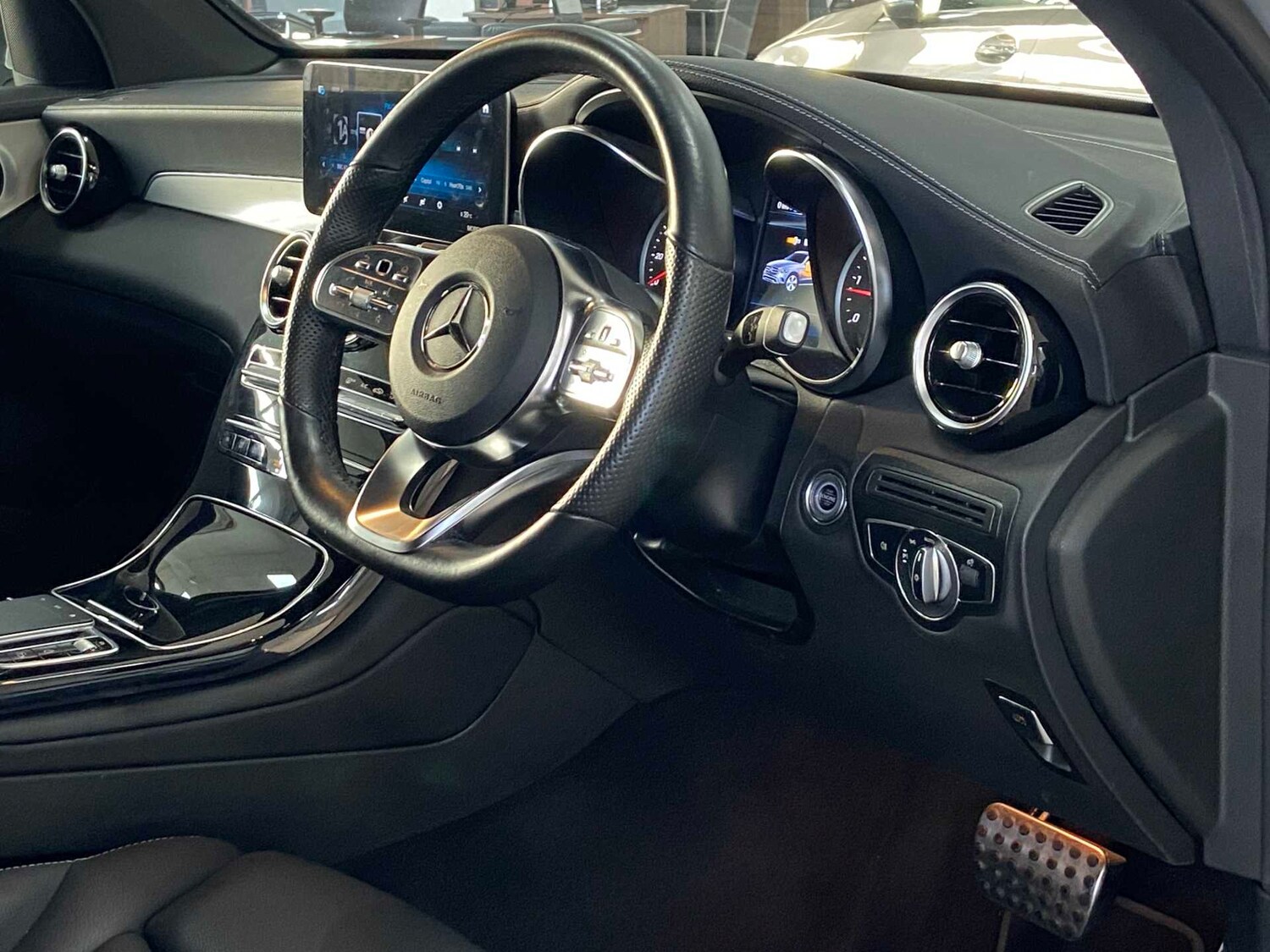 Used Mercedes-Benz GLC 2022 for sale - 76421135: Photo 24