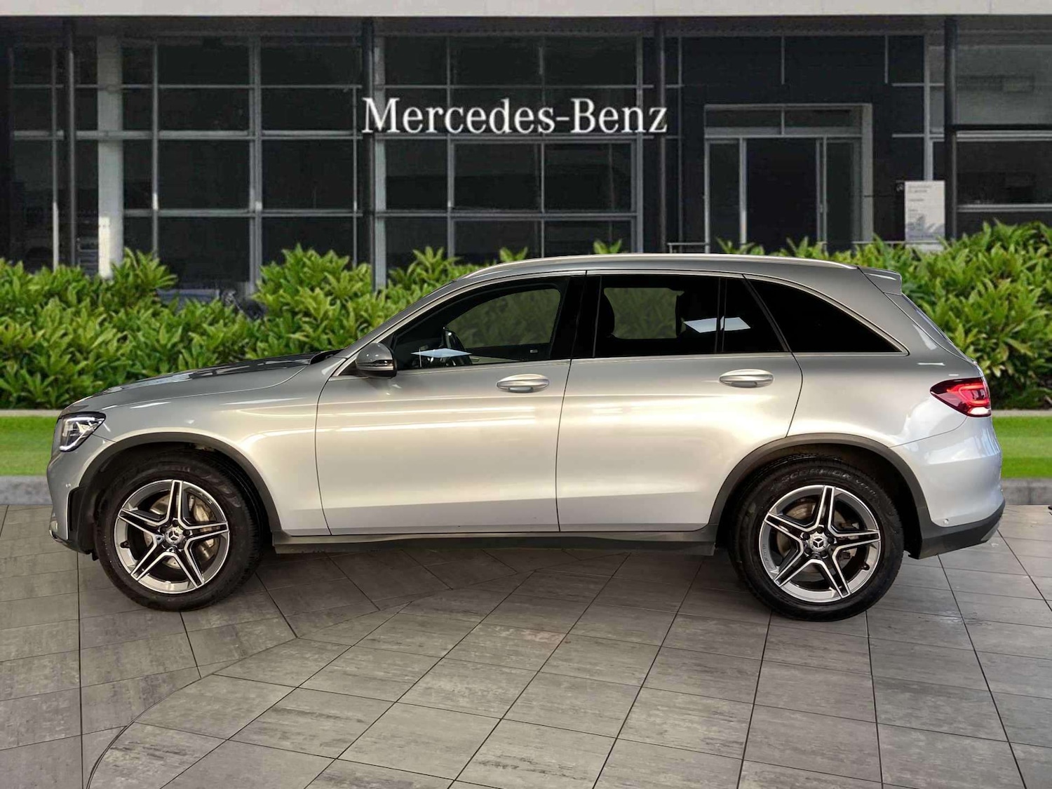 Used Mercedes-Benz GLC 2022 for sale - 76421135: Photo 4