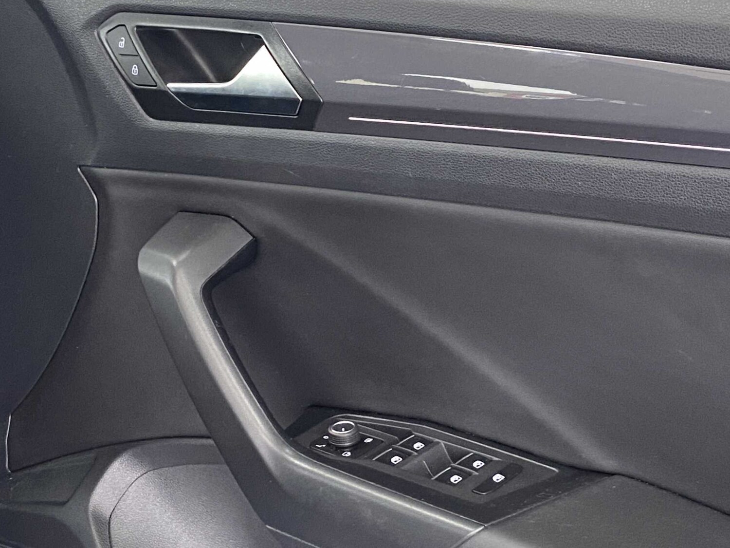 Used Volkswagen T-Roc 2020 for sale - 76298435: Photo 28