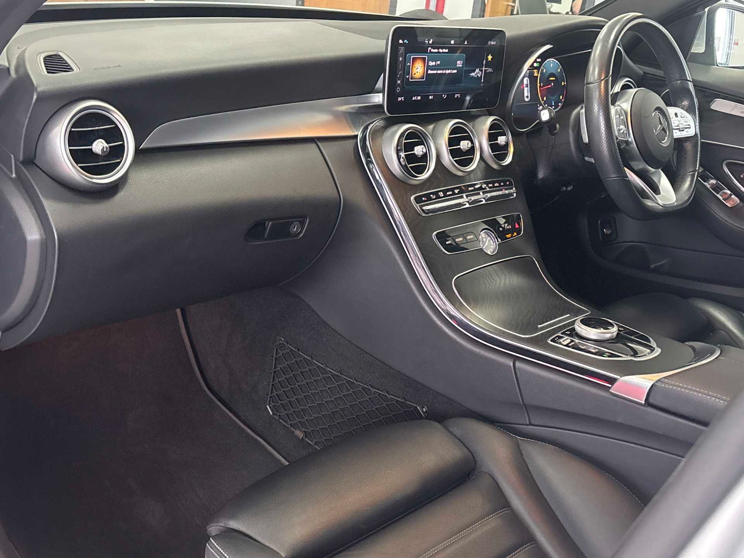 Used Mercedes-Benz C Class 2020 for sale - 77458702: Photo 25