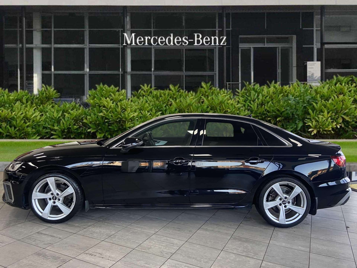 Used Audi A4 2022 for sale - 77061121: Photo 2