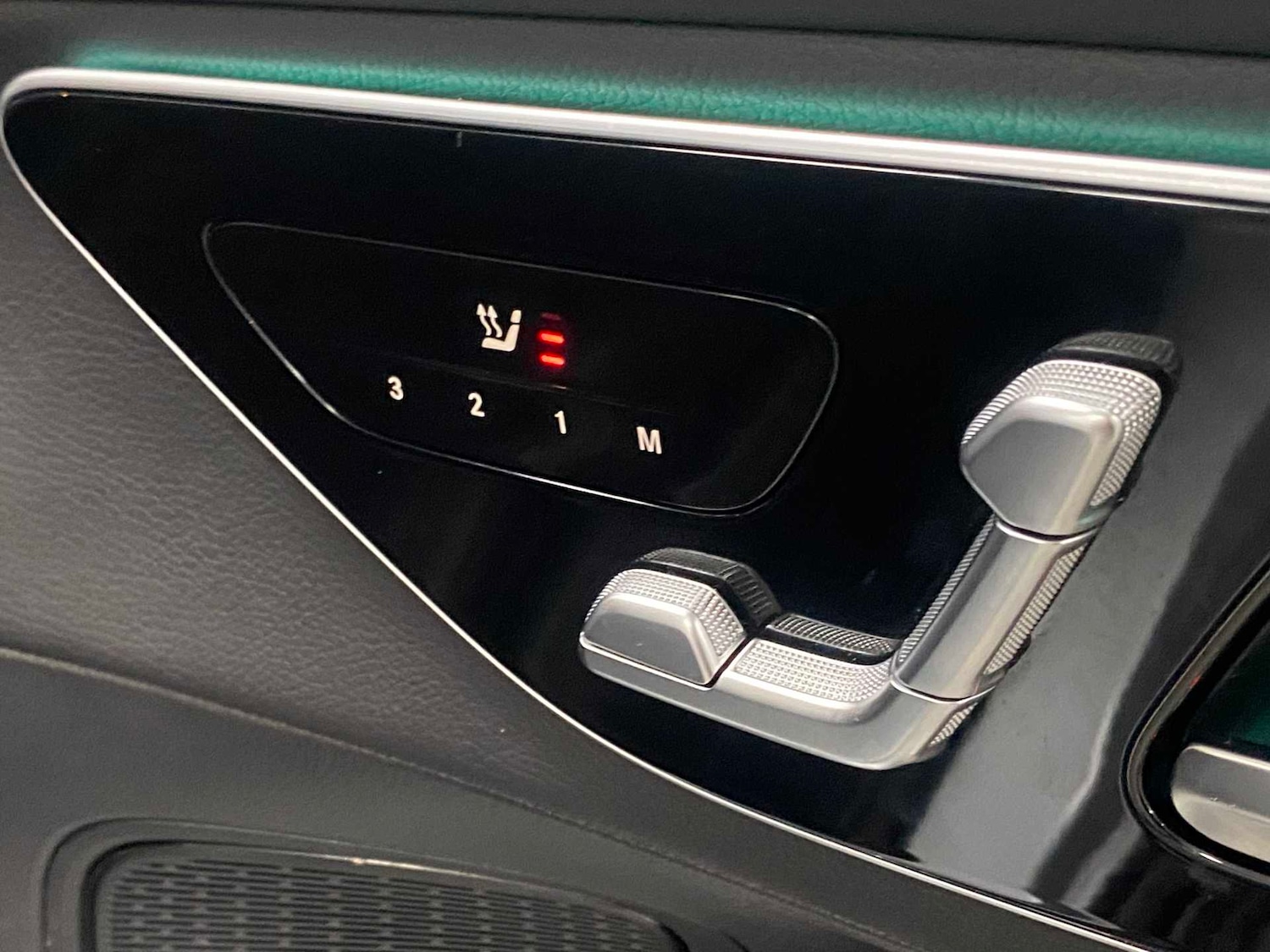 Used Mercedes-Benz GLC 2024 for sale - 77044136: Photo 29