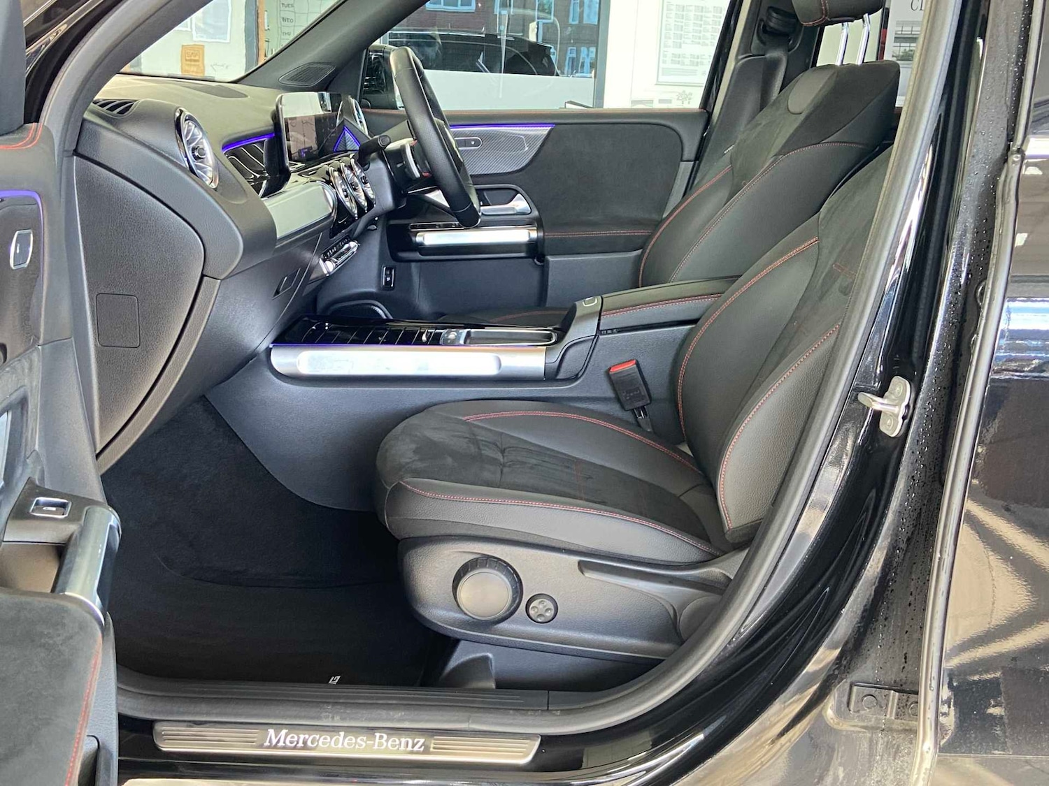 Used Mercedes-Benz GLB 2025 for sale - 77648960: Photo 25