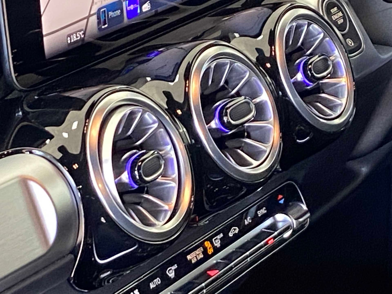 Used Mercedes-Benz GLB 2025 for sale - 77648960: Photo 29