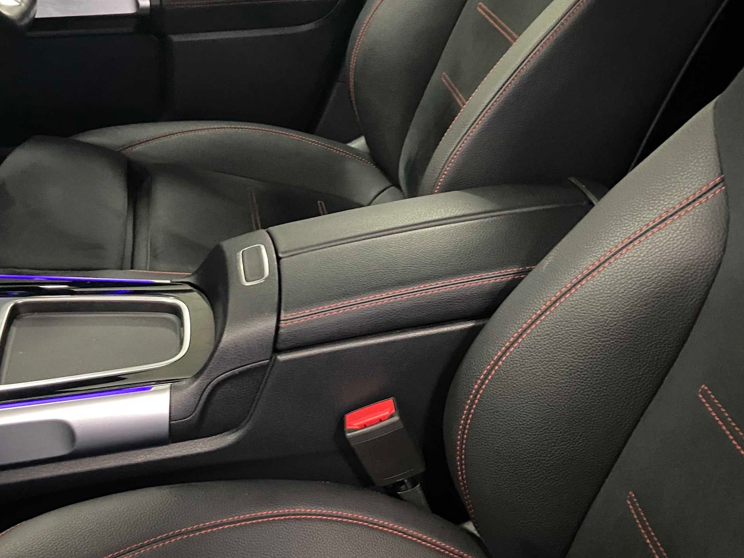 Used Mercedes-Benz GLB 2024 for sale - 76732378: Photo 15