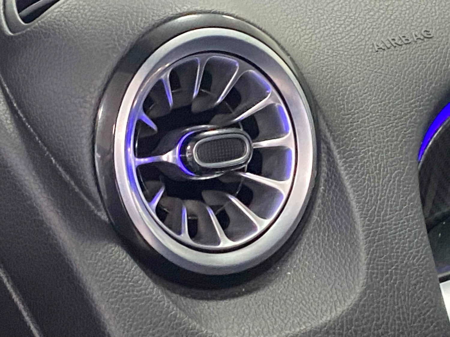 Used Mercedes-Benz GLB 2024 for sale - 76732378: Photo 18