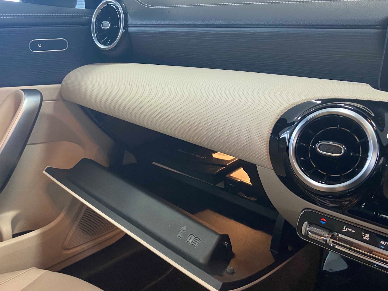 Used Mercedes-Benz CLA 2023 for sale - 76587575: Photo 30