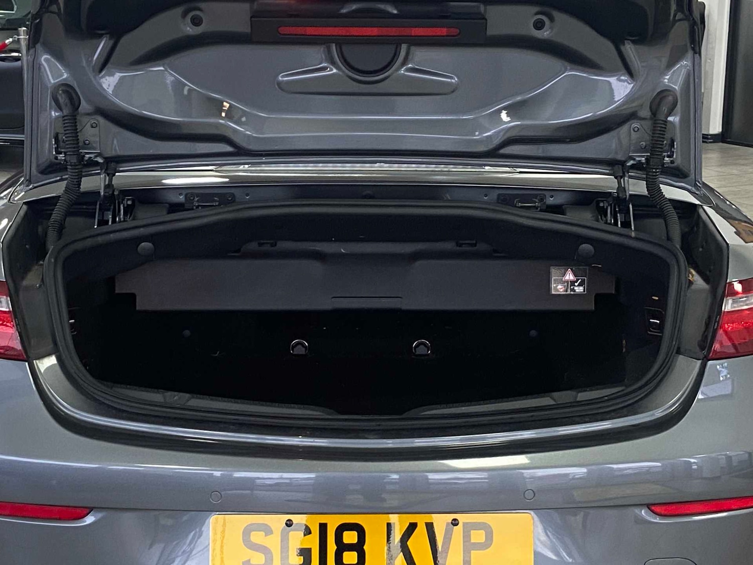 Used Mercedes-Benz E Class 2018 for sale - 77032228: Photo 11