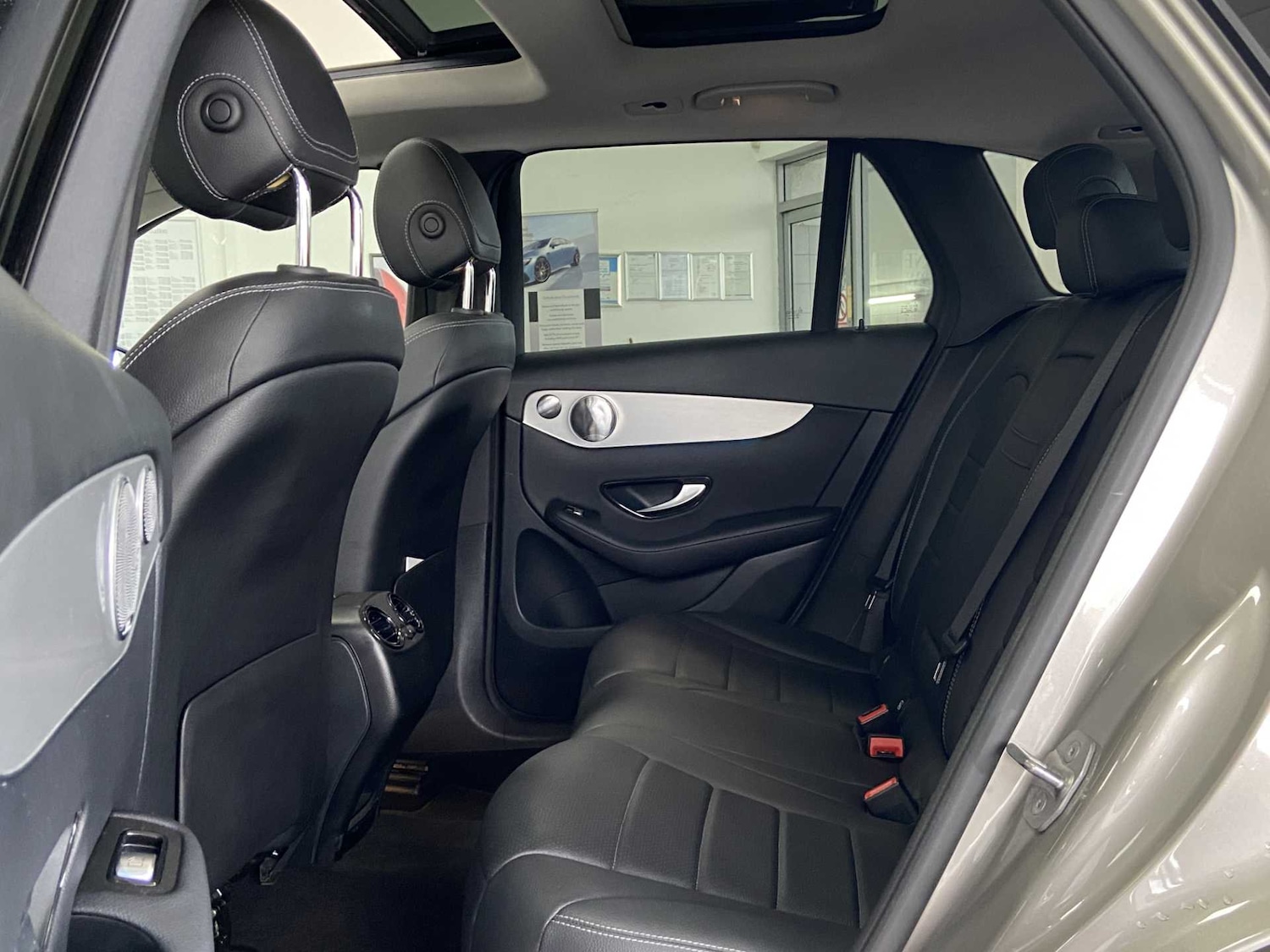 Used Mercedes-Benz GLC 2019 for sale - 76351709: Photo 21