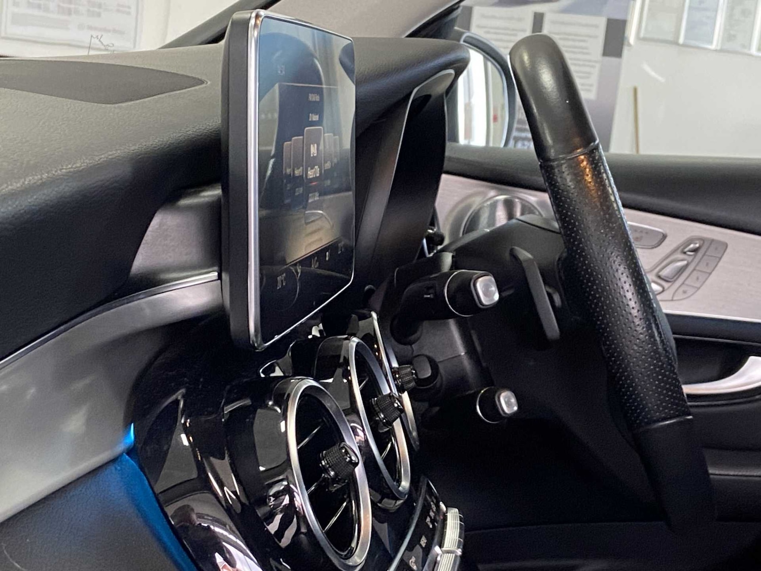 Used Mercedes-Benz GLC 2019 for sale - 76692179: Photo 20