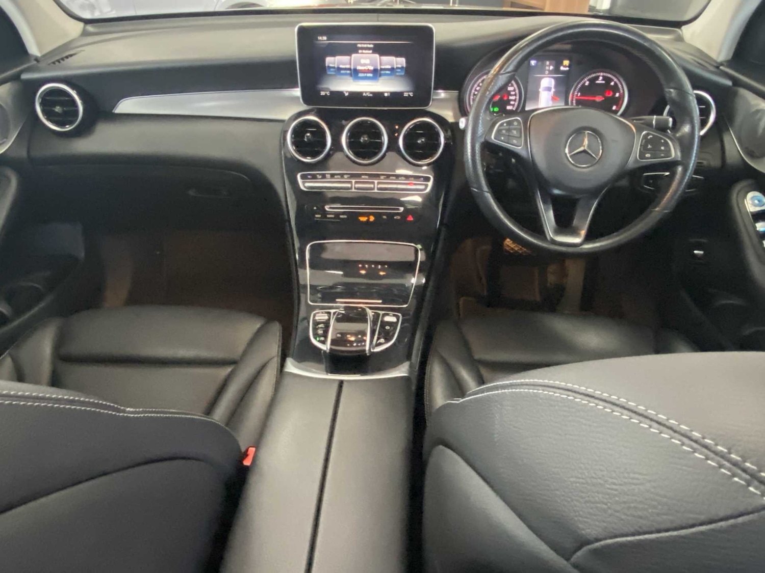 Used Mercedes-Benz GLC 2019 for sale - 76692179: Photo 23