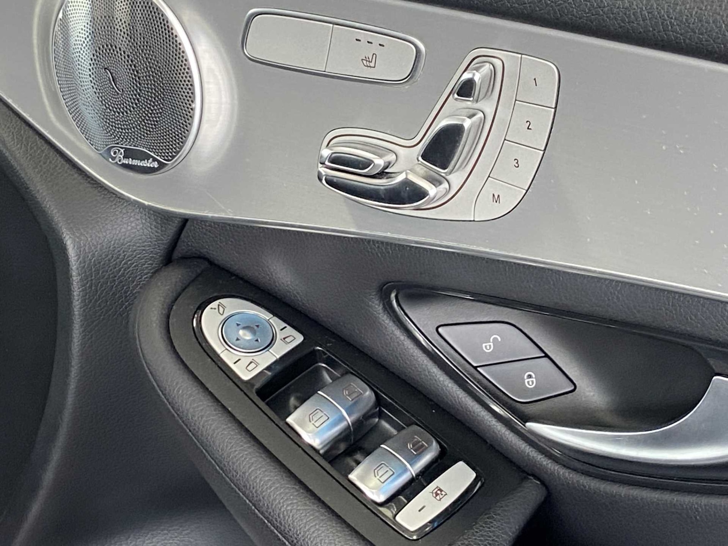 Used Mercedes-Benz GLC 2019 for sale - 76692179: Photo 24