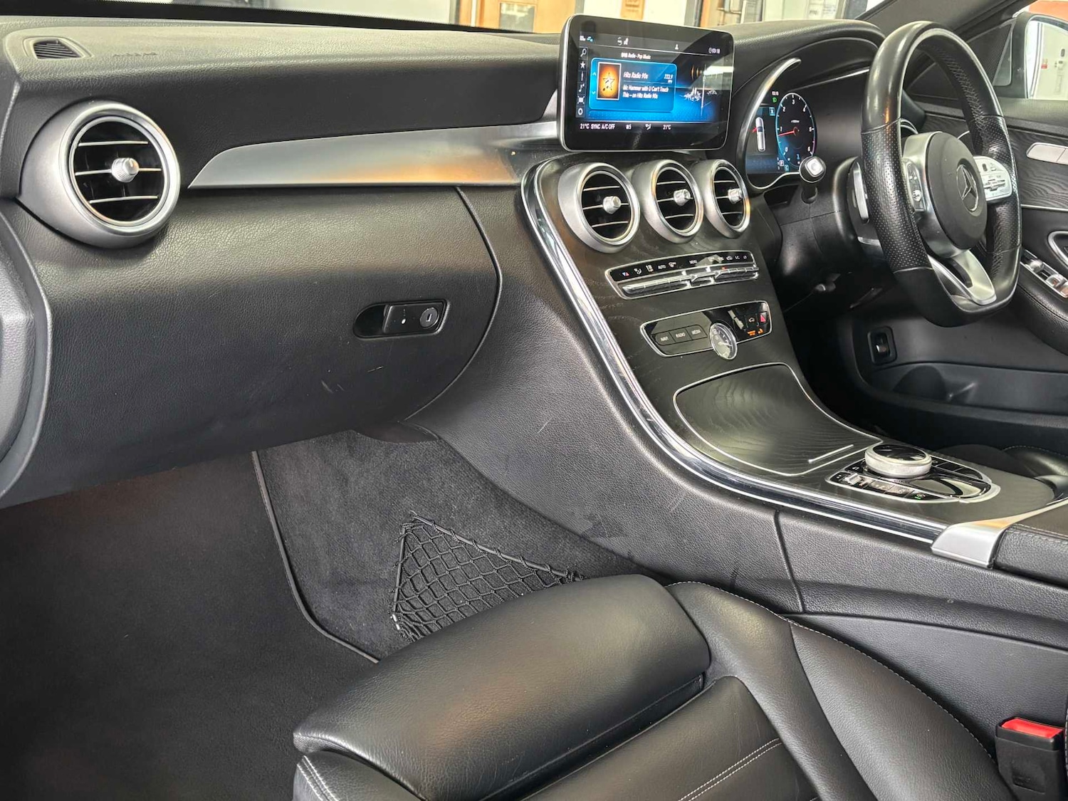 Used Mercedes-Benz C Class 2019 for sale - 77601303: Photo 21