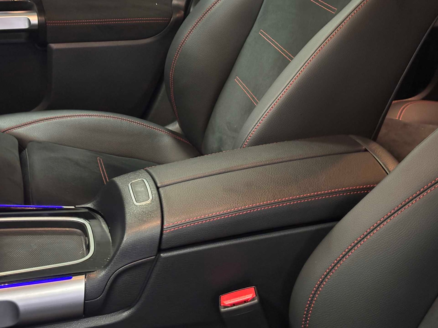 Used Mercedes-Benz GLB 2025 for sale - 77011204: Photo 22