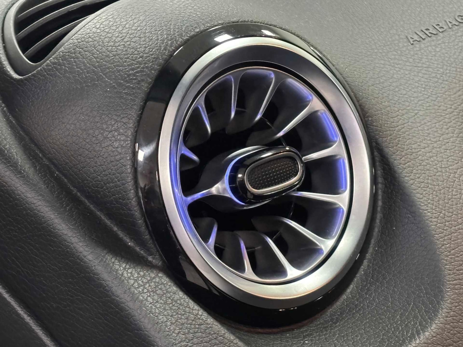 Used Mercedes-Benz GLB 2025 for sale - 77011204: Photo 25