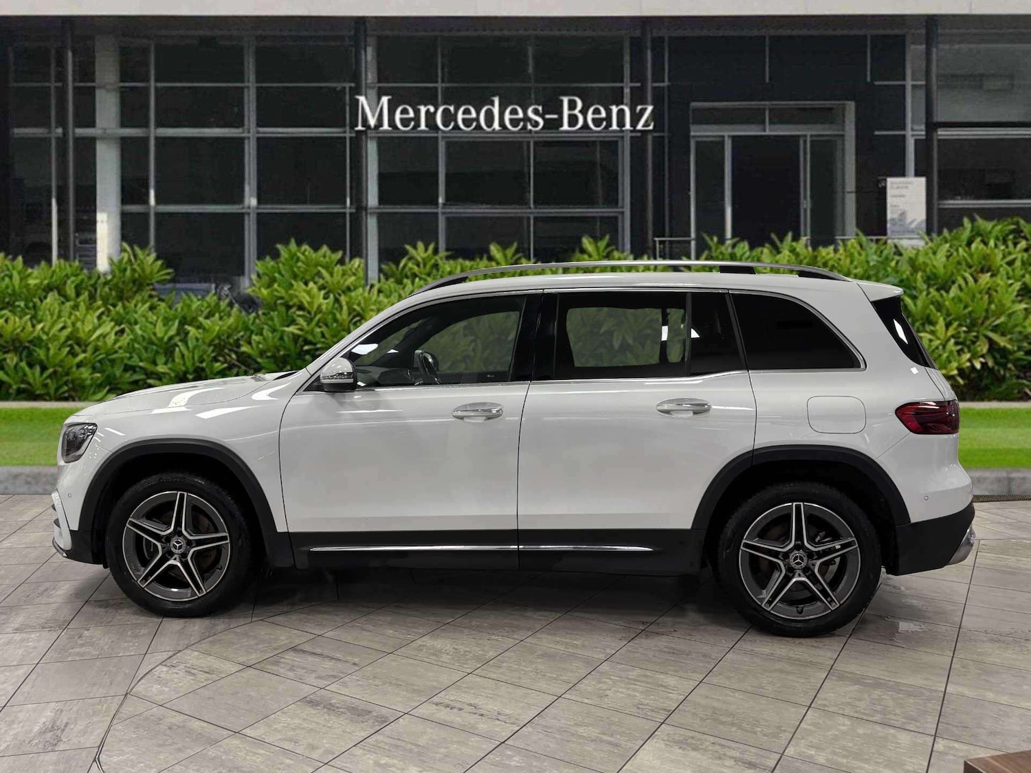 Used Mercedes-Benz GLB 2025 for sale - 77011204: Photo 3