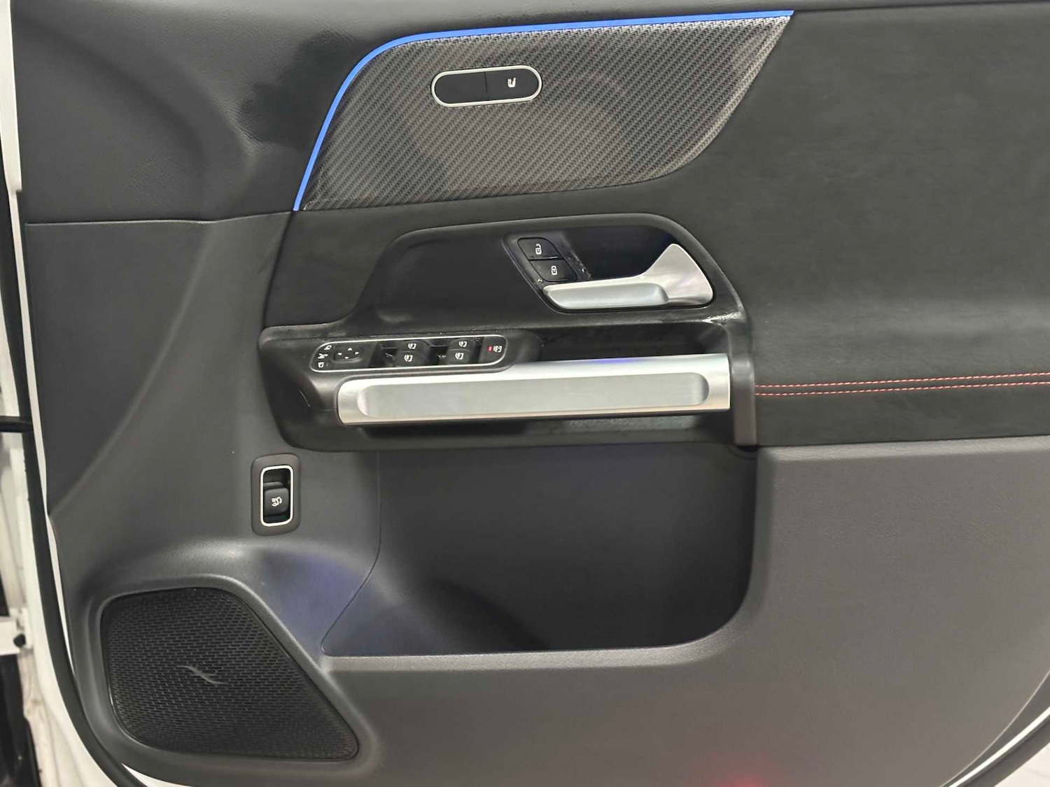 Used Mercedes-Benz GLB 2025 for sale - 77011204: Photo 34