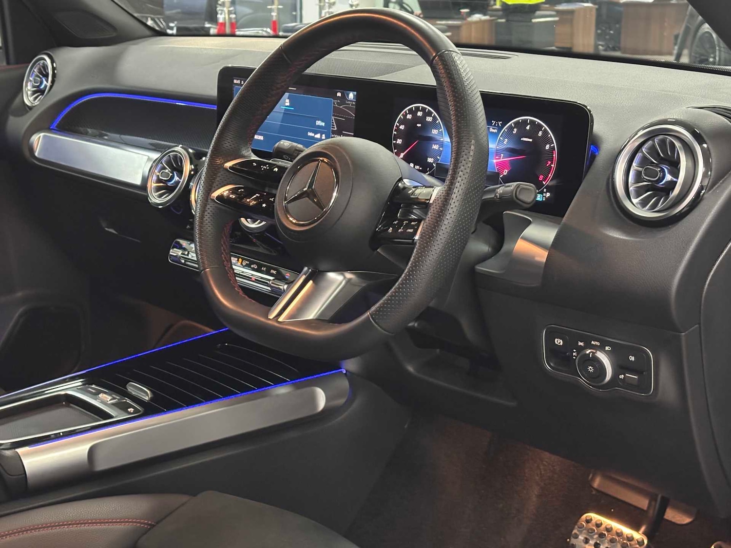 Used Mercedes-Benz GLB 2025 for sale - 77011204: Photo 35