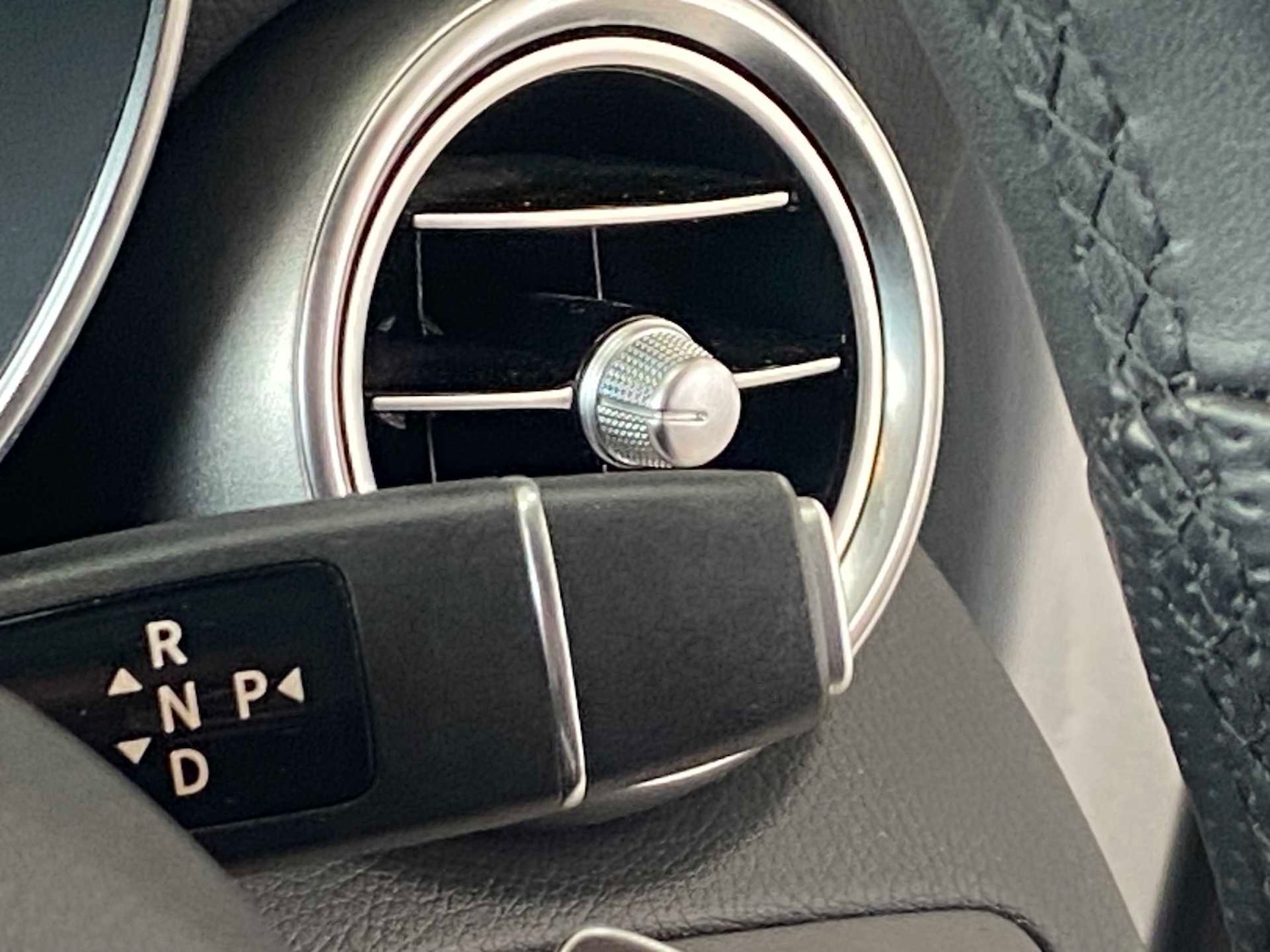 Used Mercedes-Benz GLC 2022 for sale - 76373753: Photo 28