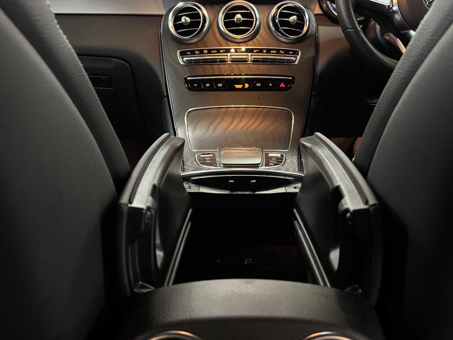 Used Mercedes-Benz GLC for sale - 77068577: Photo 32