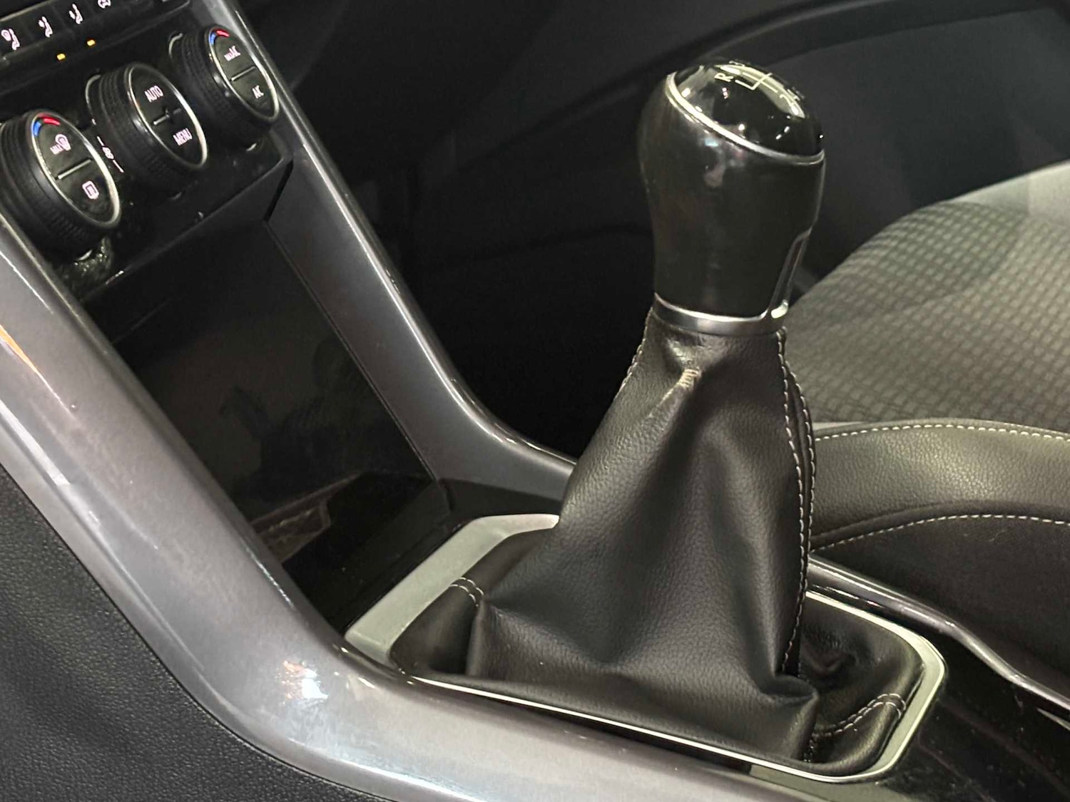 Used Volkswagen T-Roc 2019 for sale - 77032199: Photo 18