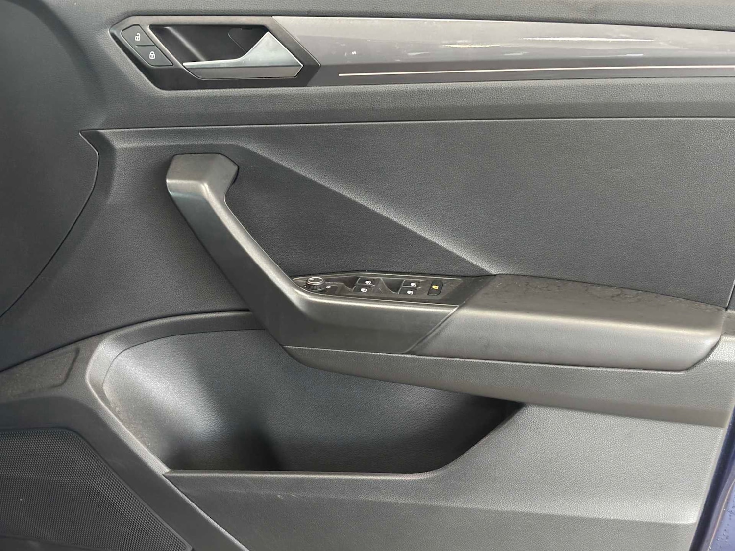 Used Volkswagen T-Roc 2019 for sale - 77032199: Photo 25