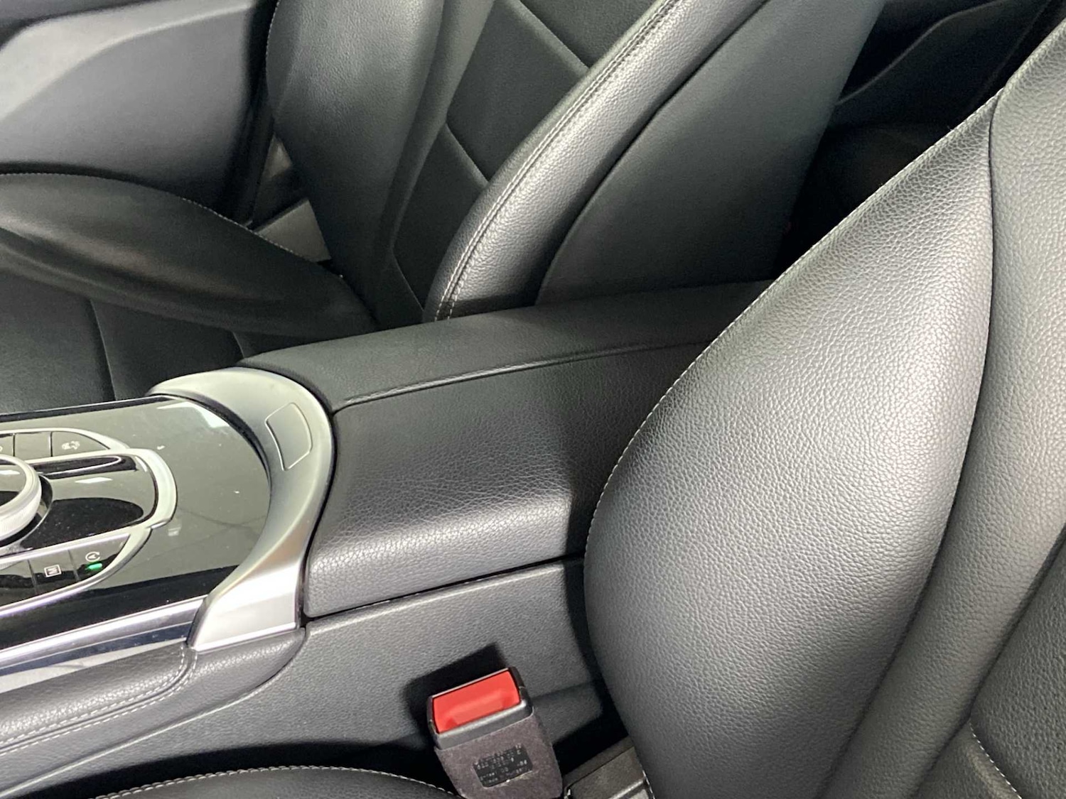 Used Mercedes-Benz GLC 2019 for sale - 76390666: Photo 17