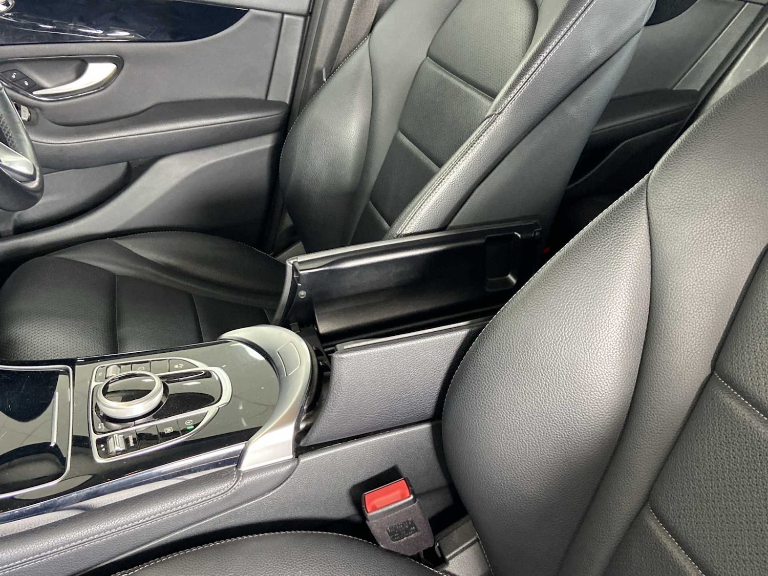 Used Mercedes-Benz GLC 2019 for sale - 76390666: Photo 18