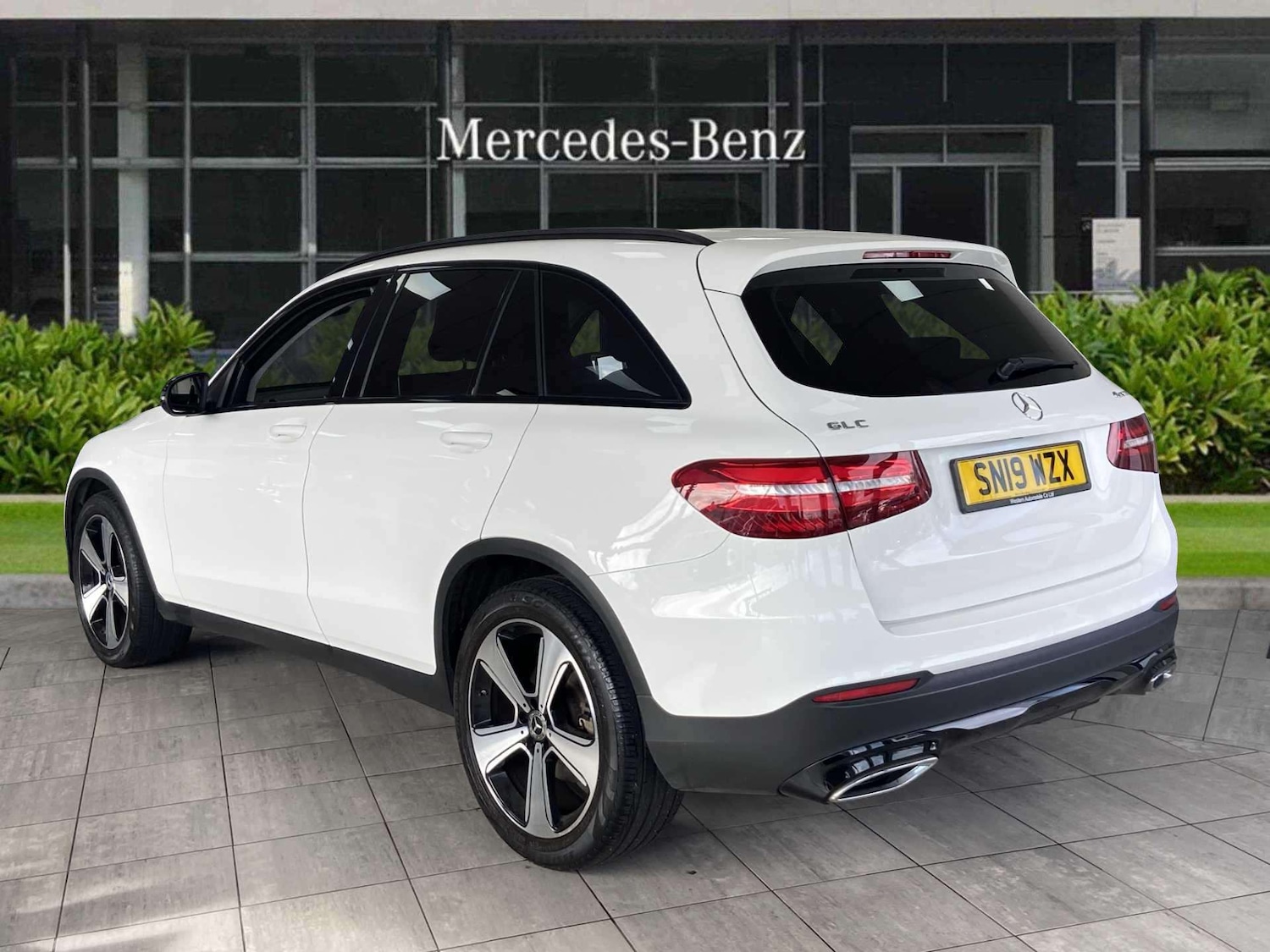 Used Mercedes-Benz GLC 2019 for sale - 76390666: Photo 2
