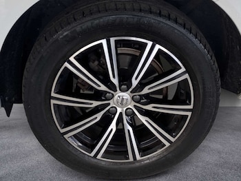 Used Volvo XC60 2018 for sale - 79078994: Photo