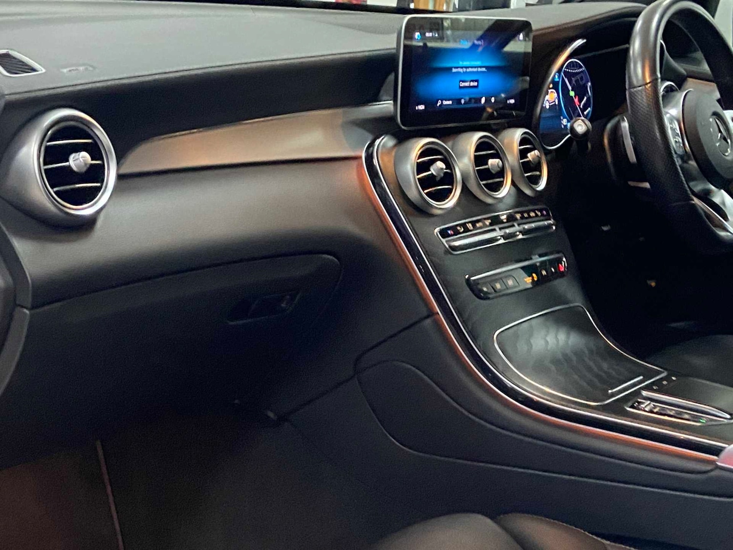 Used Mercedes-Benz GLC 2022 for sale - 76746108: Photo 20