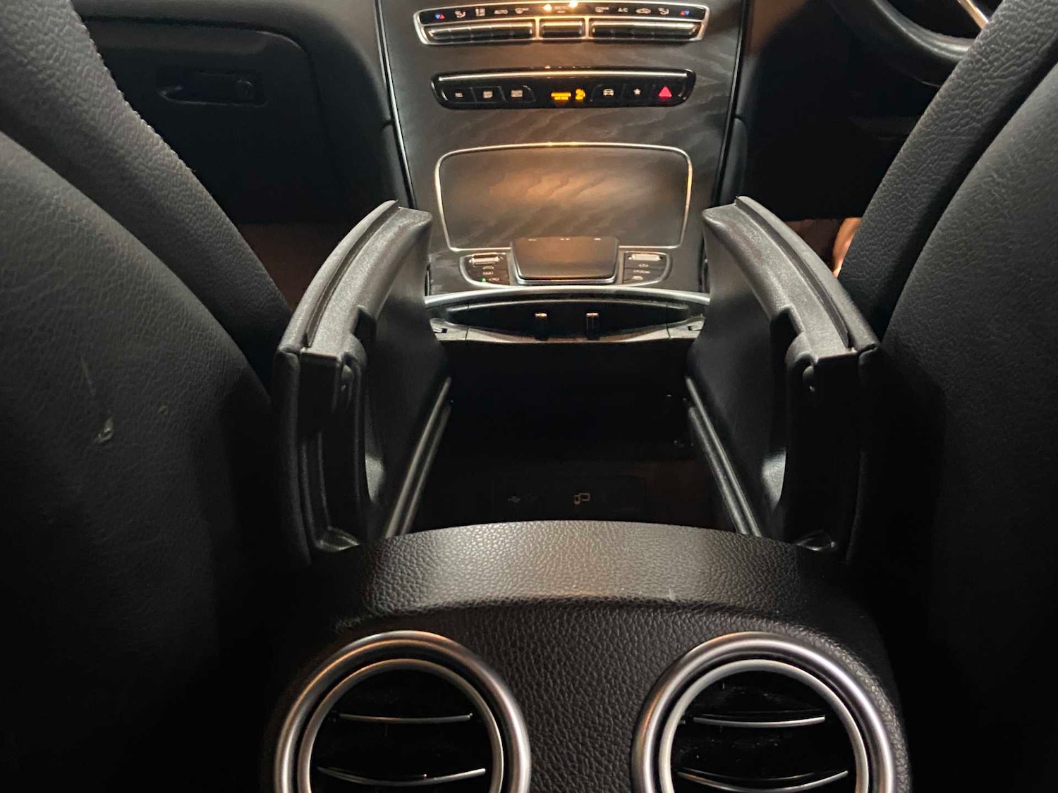 Used Mercedes-Benz GLC 2022 for sale - 76746108: Photo 27