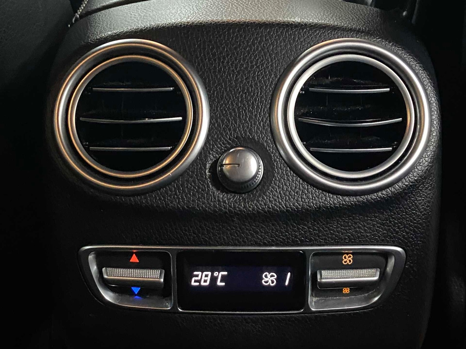 Used Mercedes-Benz GLC 2022 for sale - 76746108: Photo 28