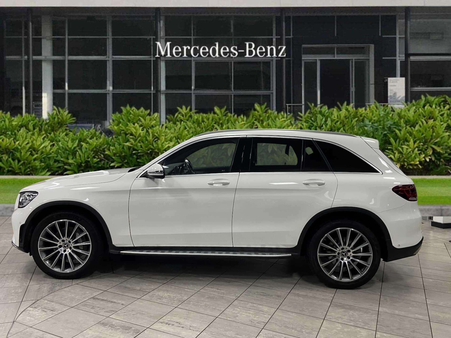 Used Mercedes-Benz GLC 2022 for sale - 76746108: Photo 3