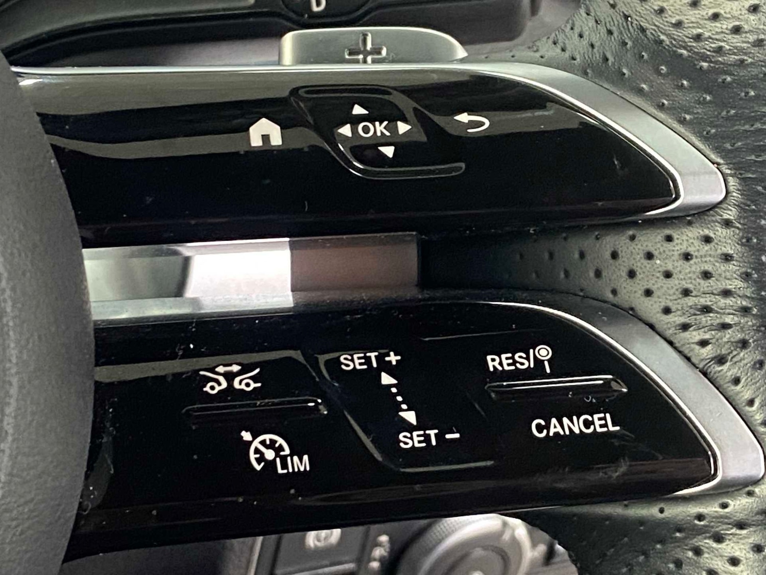 Used Mercedes-Benz GLB 2025 for sale - 76411330: Photo 30