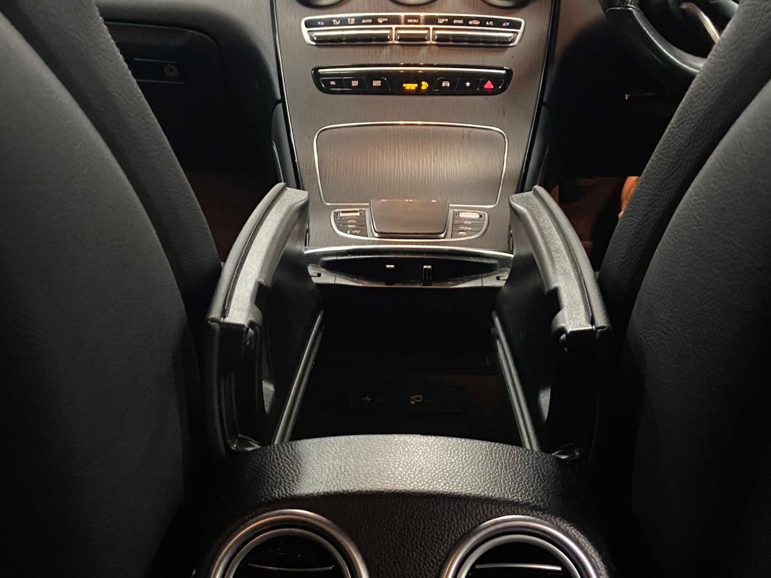 Used Mercedes-Benz GLC 2020 for sale - 76774290: Photo 26