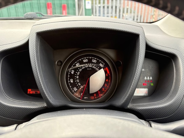 Used Toyota Urbancruiser 2011 for sale - 76075849: Photo 15
