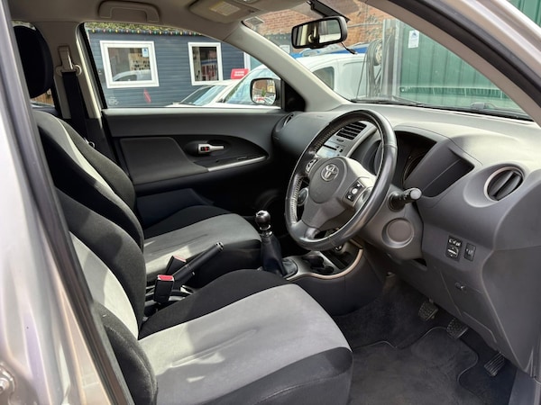 Used Toyota Urbancruiser 2011 for sale - 76075849: Photo 8