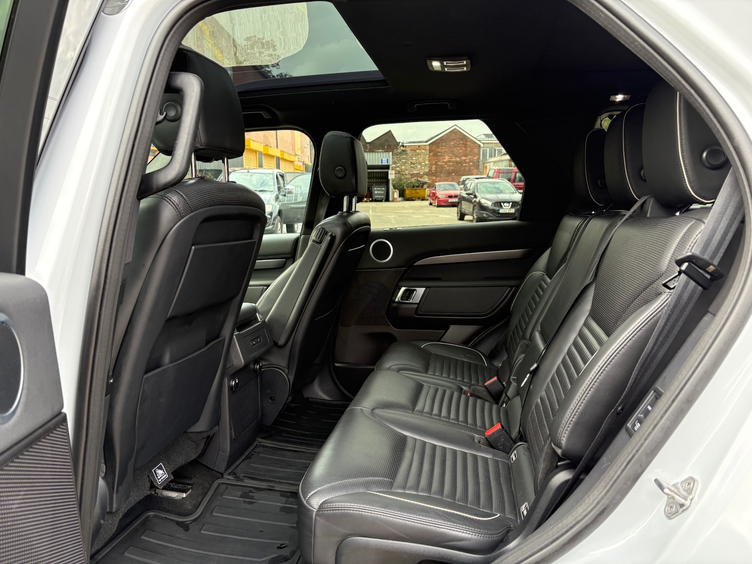 Used Land Rover Discovery 2017 for sale - 76114151: Photo 14