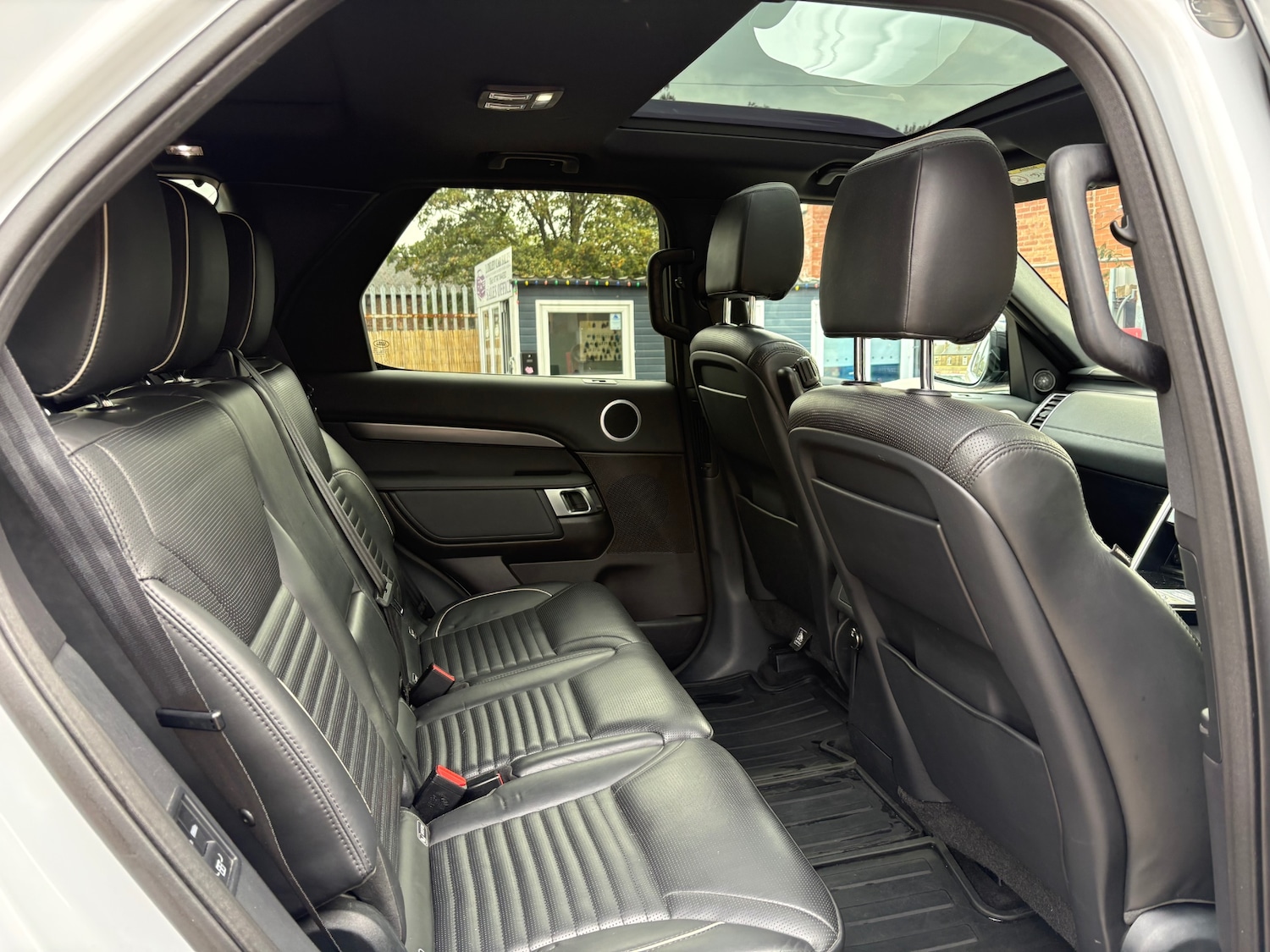 Used Land Rover Discovery 2017 for sale - 76114151: Photo 15